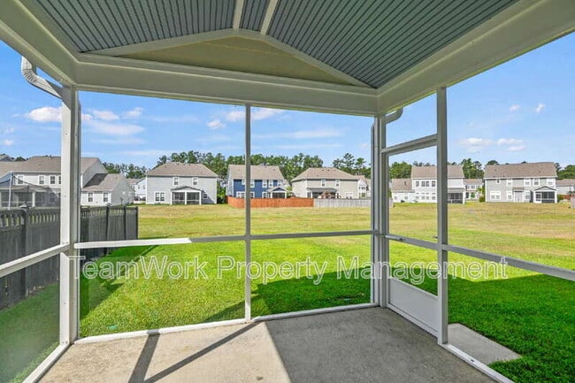Building Photo - 233 Seaworthy St