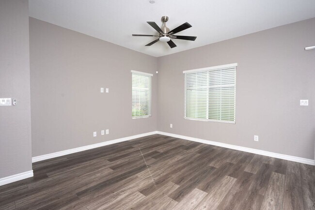 Building Photo - Modern Henderson Townhome with Loft & Resort-Style Amenities