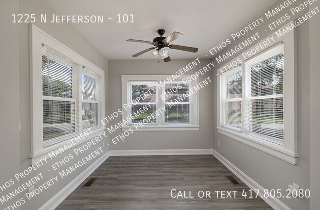 Building Photo - 1225 N Jefferson-101