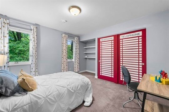 Building Photo - 1733 Camelot Dr