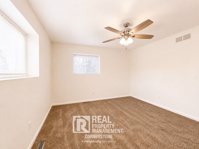 Building Photo - Modern Comfort Meets Peaceful Living