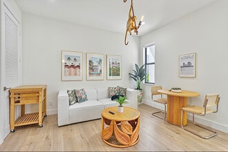 Building Photo - 438 Monroe Dr