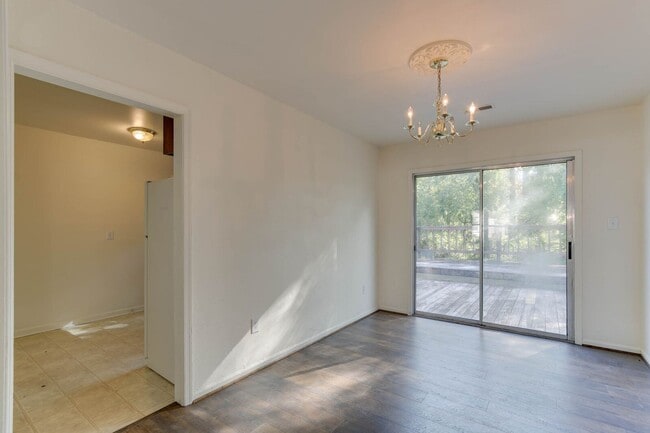 Building Photo - 20 Jolama Dr