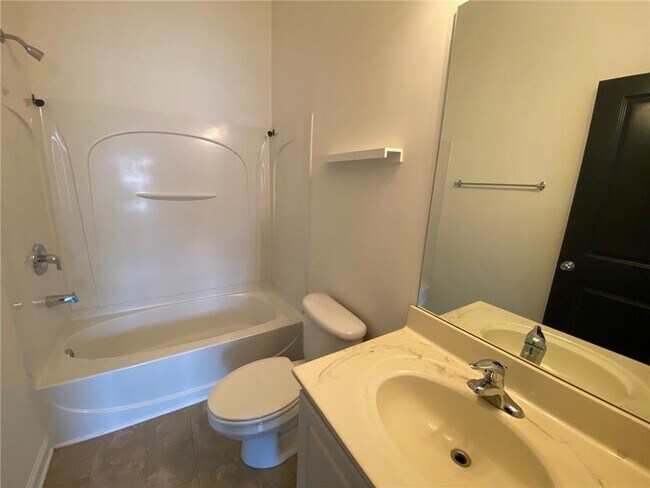Building Photo - 3231 Greenwood Oak Dr