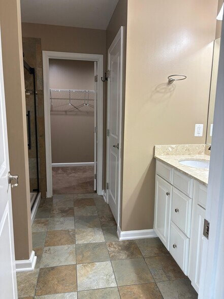 Building Photo - 1023 Anderson Pl SE