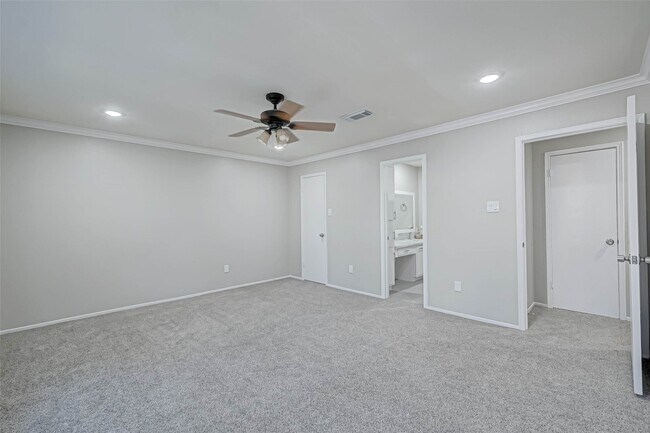 Building Photo - 925 Wax Myrtle Ln