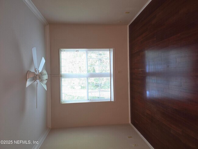 Building Photo - 13810 Sutton Park Dr N
