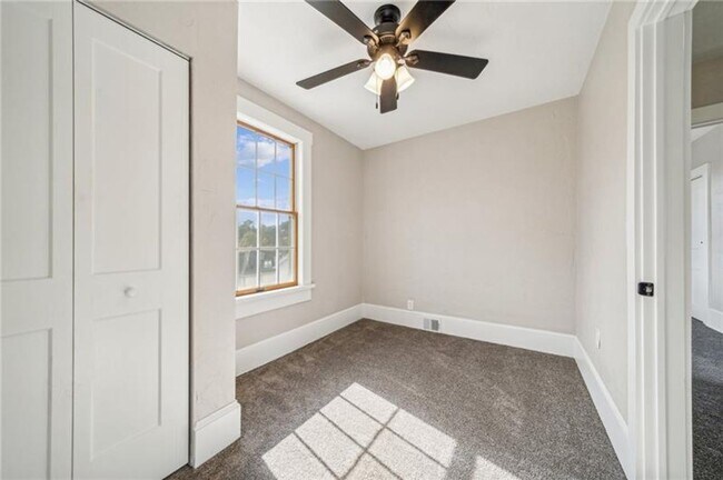 Building Photo - 3 bed/ 2 bath Single Family Home Manor, PA 15665