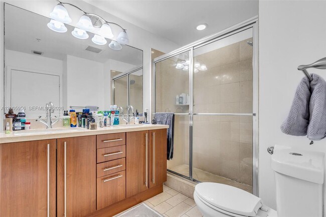 Building Photo - 1111 SW 1st Ave