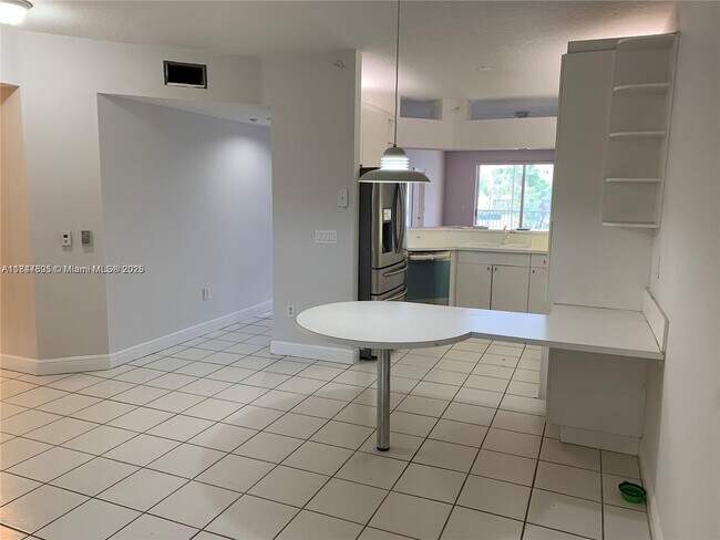 Primary Photo - 10730 NW 66th St