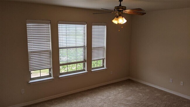 Building Photo - 114 Sendero Dr