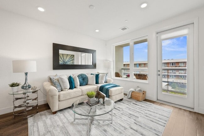Building Photo - 5933 Sunstone Dr