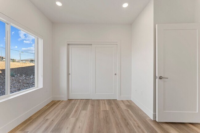 Building Photo - Brand New Modern Apartments at Ascesa