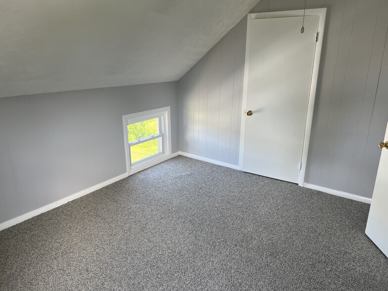 Building Photo - 94 Old Colony Ave