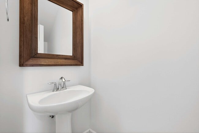 Building Photo - 2310 Elliott Ave