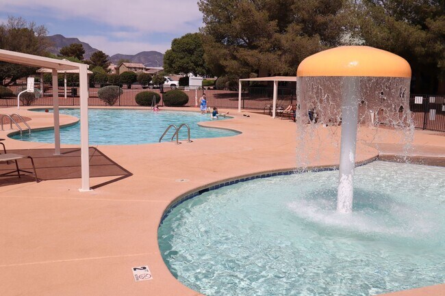 Building Photo - Your own resort! Splish Splash and Relax.