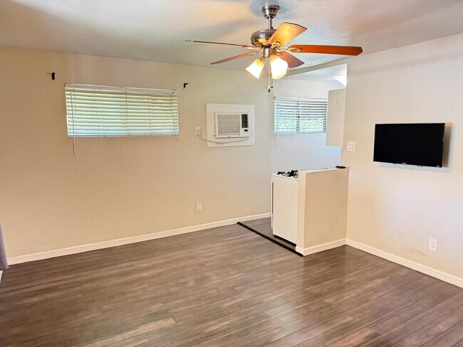 Building Photo - 825 N 2nd Ave