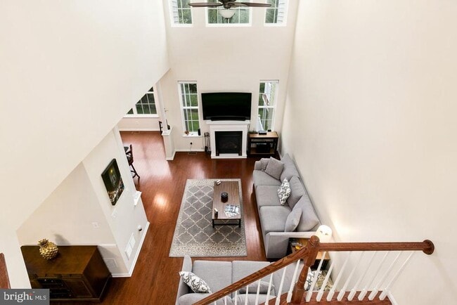 Building Photo - 15 Overlook Dr