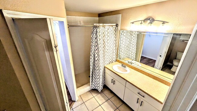 Building Photo - ANNUAL UNFURNISHED GROUND FLOOR CONDO 3 BE...