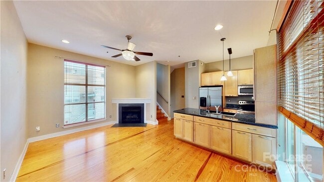 Building Photo - 2062 Atherton Heights Ln