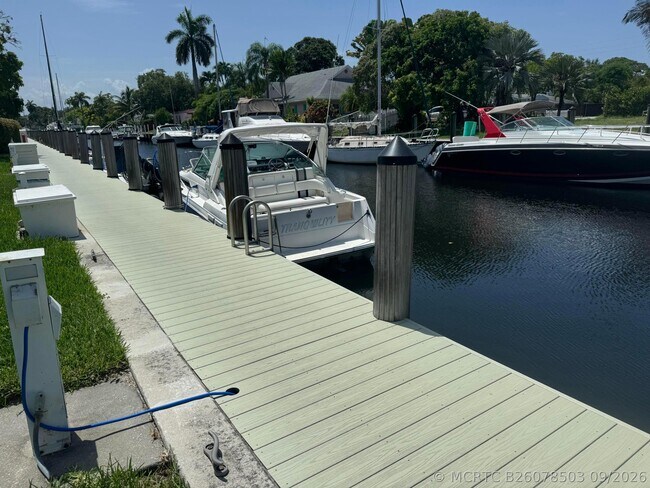 Building Photo - 1350 River Reach Dr
