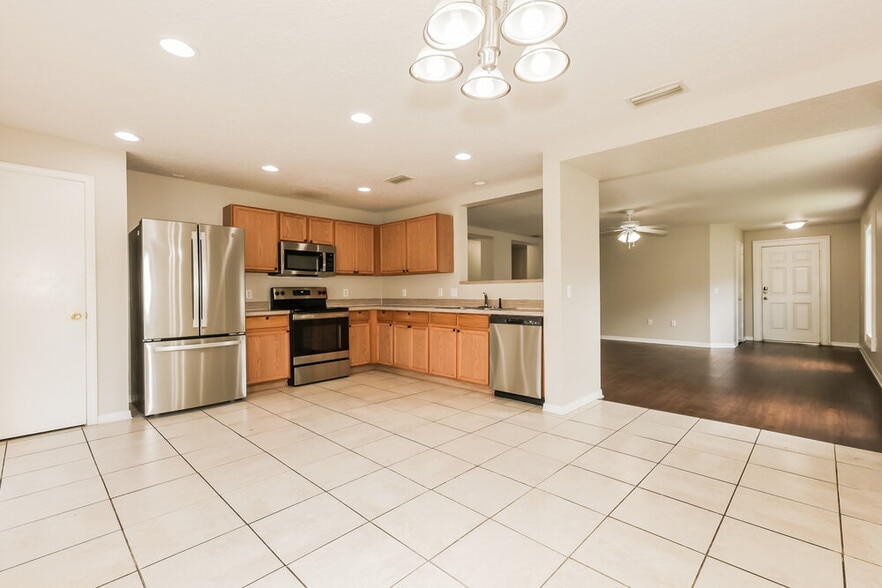 Building Photo - 2292 Blackwood Dr