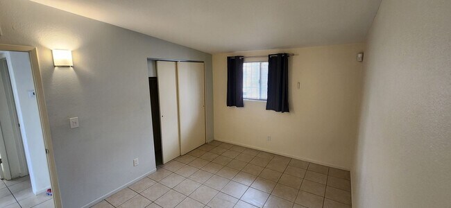 Building Photo - pm0649