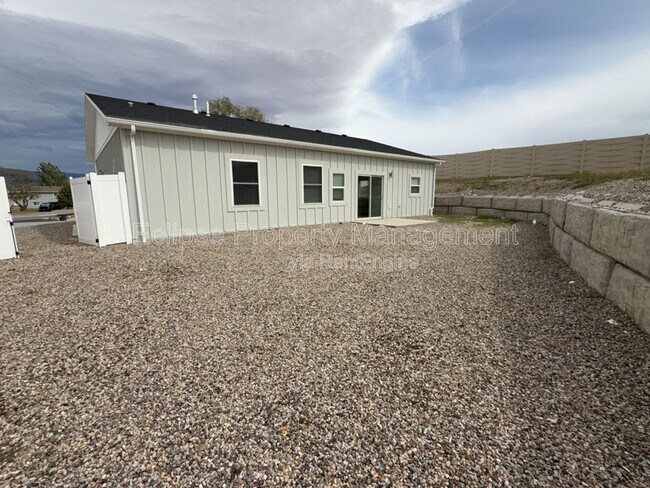 Building Photo - 147 Buena Vista Dr