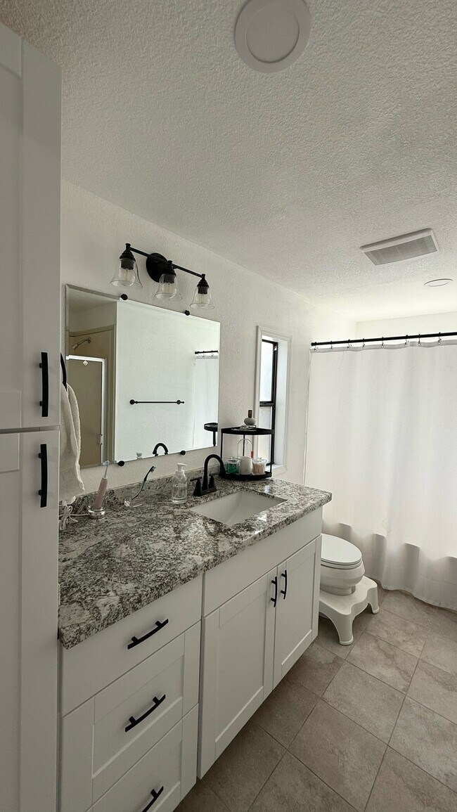 Building Photo - 5280 Old French Town Rd