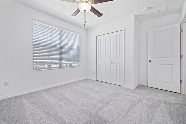 Building Photo - "Spacious 5-Bed Gem in Epperson community ...