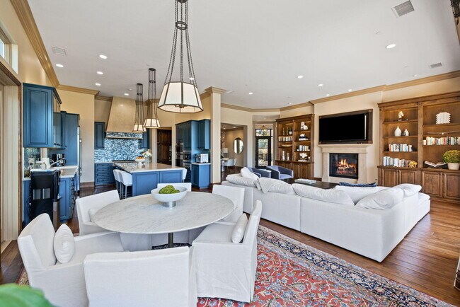 Building Photo - 75741 Via Stia