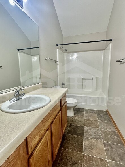 Building Photo - 1166 SE Village View Ln