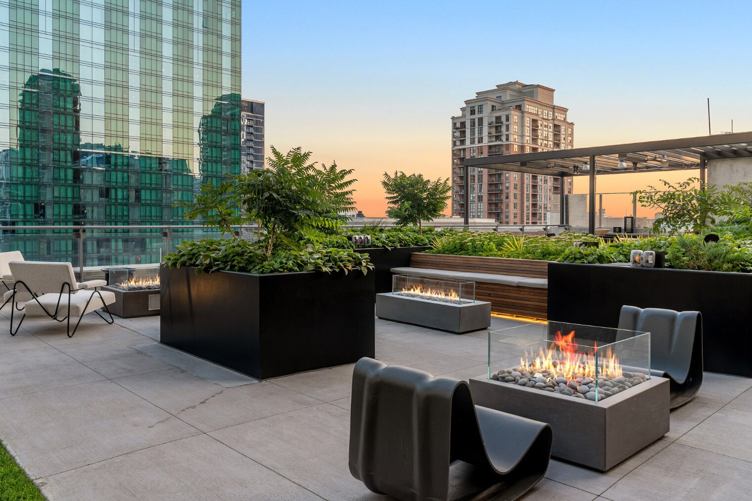 Building Photo - 1000 S Michigan Ave