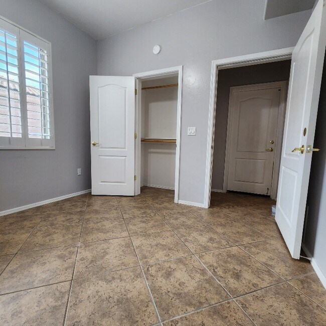 Building Photo - 13604 E High Plains Ranch St