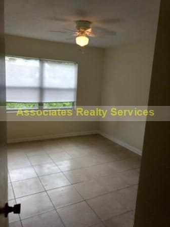 Building Photo - Spacious 4 Bedroom in Mason Manor