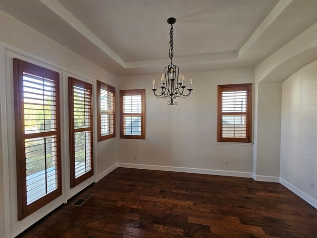 Building Photo - Beautiful Executive Home In Gated Community