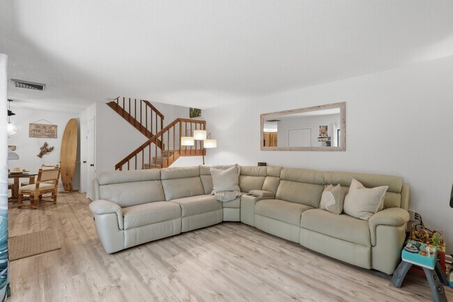 Building Photo - 1806 18th Ln