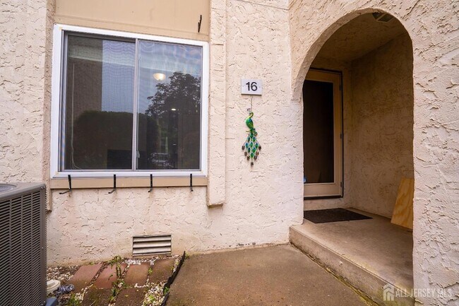 Building Photo - 16 Thoreau Dr