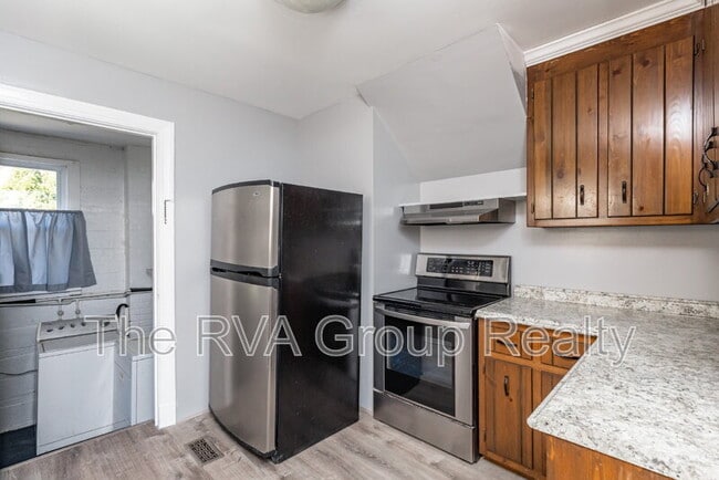 Building Photo - 2415 Dumbarton Rd