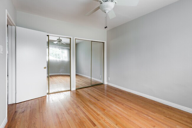 Building Photo - 1051 S Cochran Ave