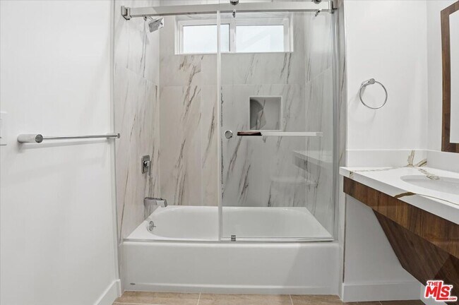 Building Photo - 1820 Prosser Ave