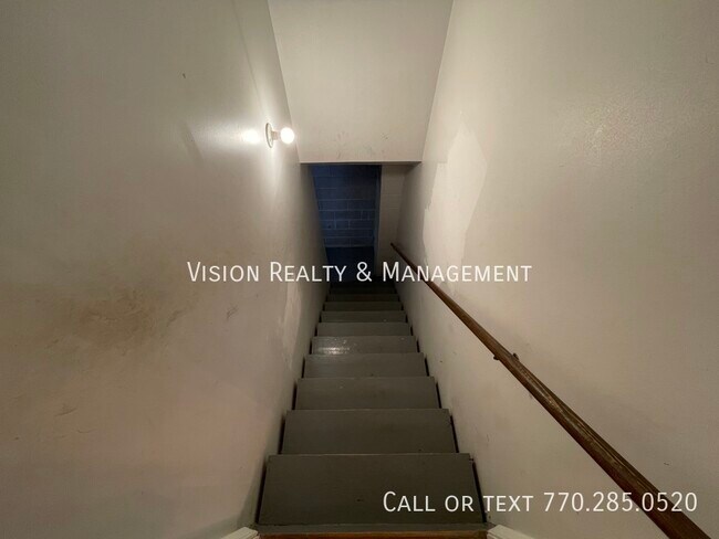 Building Photo - 117 Bascomb Dr