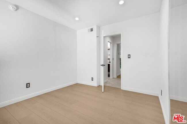 Building Photo - 1850 Midvale Ave