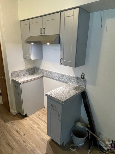 Building Photo - 4639 E Hamilton Ave