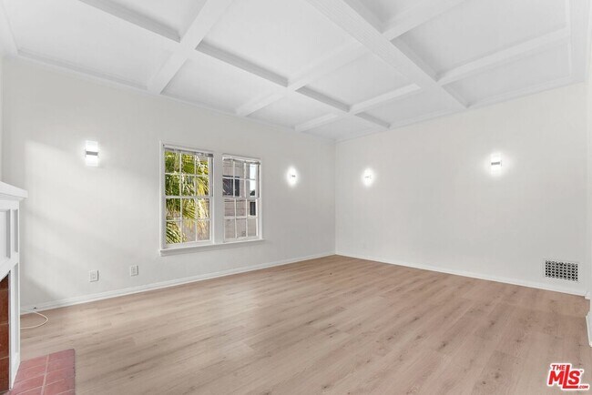 Building Photo - 140 S Camden Dr