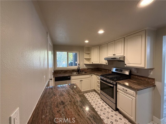 Building Photo - 1827 N Solano Ave