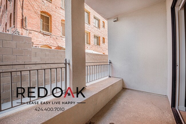 Building Photo - 856 S Gramercy Dr