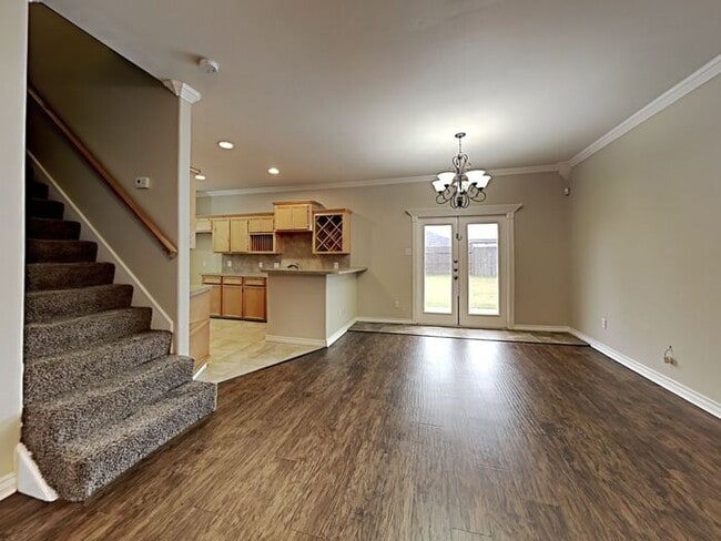 Building Photo - No Application Fees* $1000 off 1st months ...