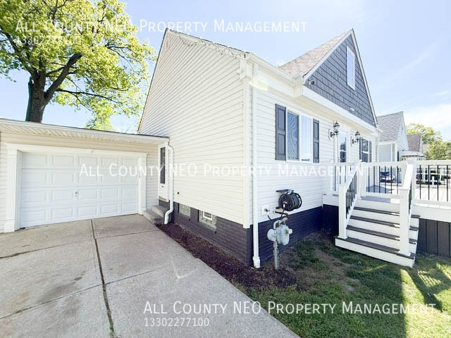 Building Photo - 219 E 330th St