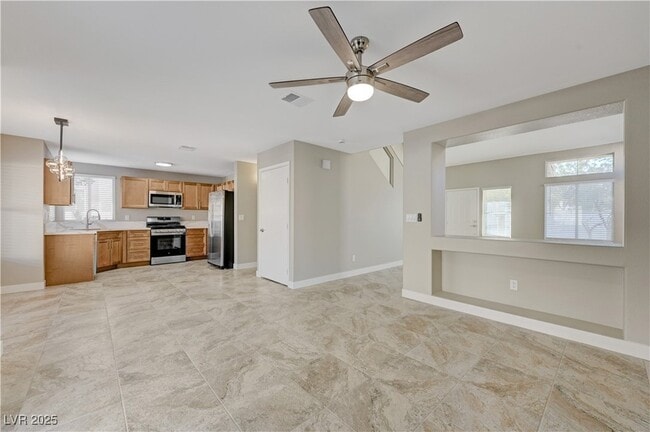 Building Photo - 170 Mirador St